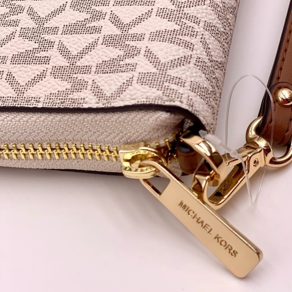 Michael Kors Large Flat Phone Wallet Wristlet - Picture 4 of 5